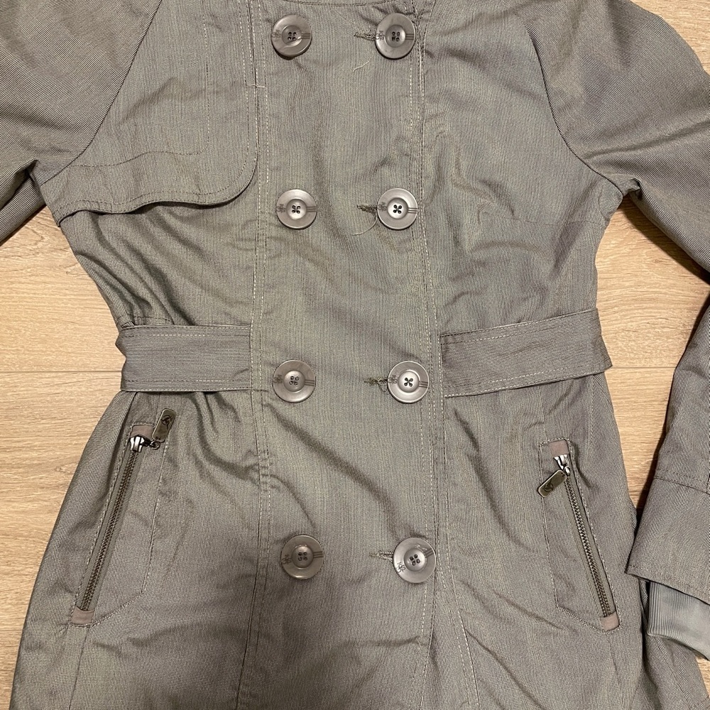 Three Stones Fall/Spring Coat - Picture 3 of 9